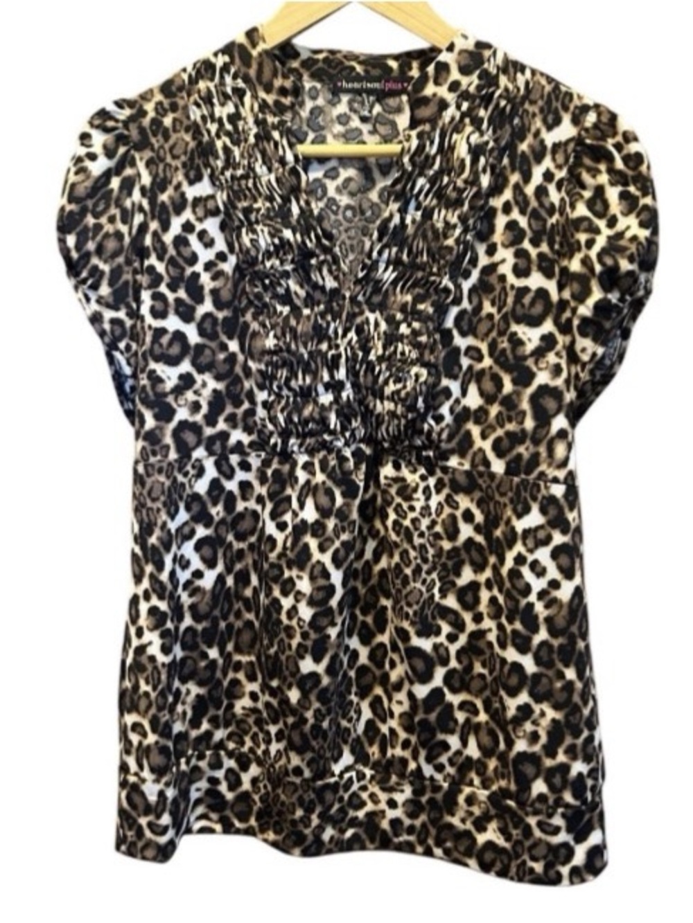 HeartSoulPlus Women’s Blouse 1X Cheetah Animal Print Pleated Silky Short Sleeve